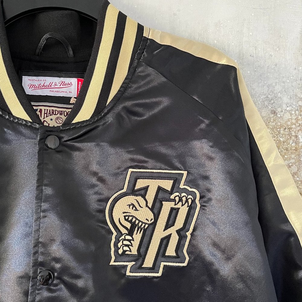 Mitchell & Ness Hardwood Classics Toronto Raptors Jacket (NWT) - Picture 4 of 15